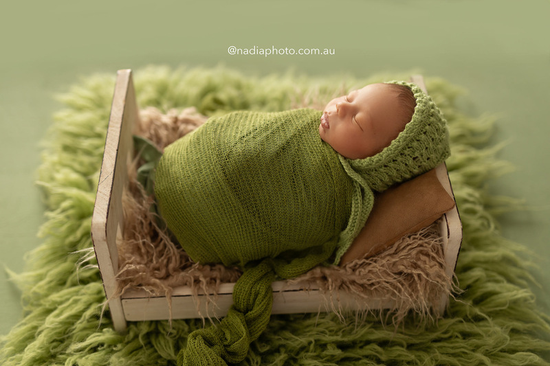 newborn photographer brisbane by Nadia Photo