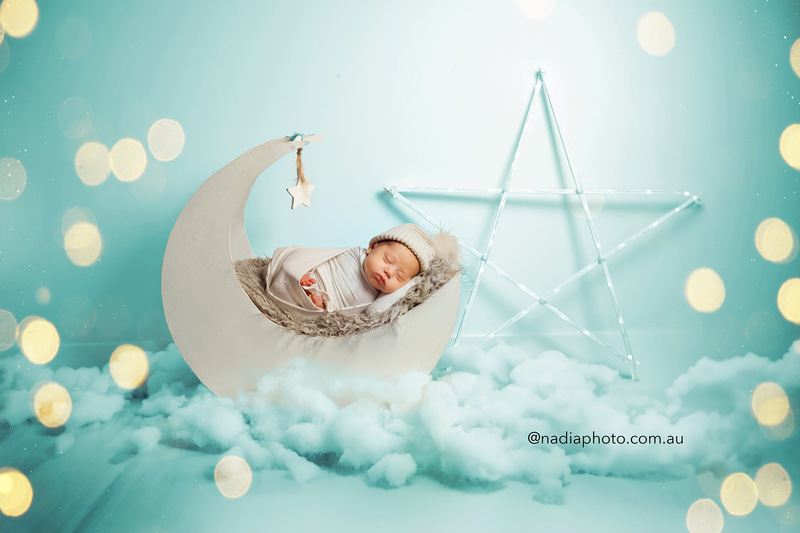 newborn photographer brisbane by Nadia Photo