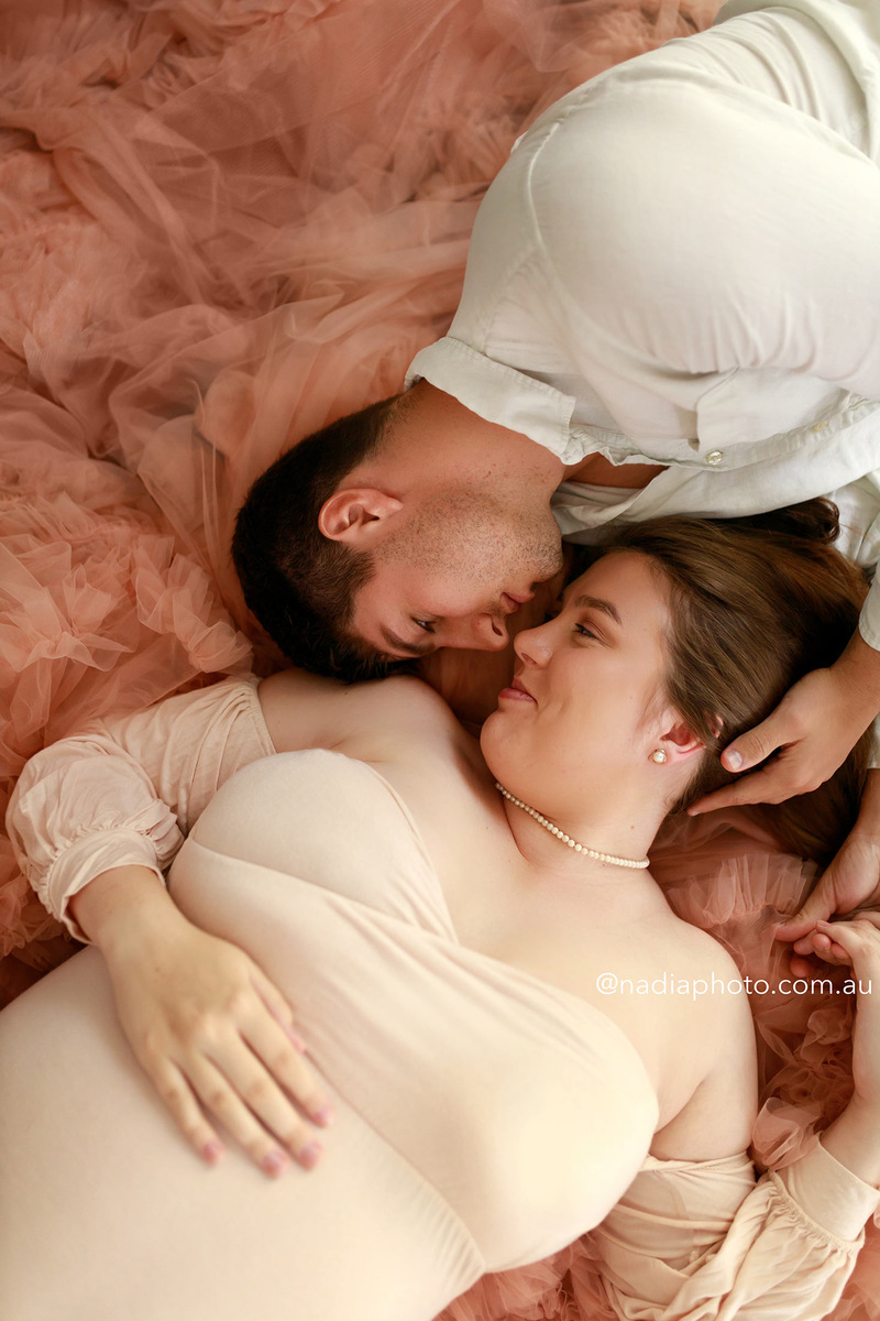 maternity photographer brisbane by Nadia Photo