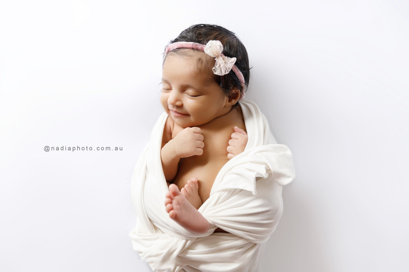 newborn photographer brisbane by Nadia Photo