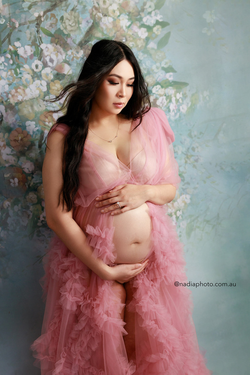 maternity photographer brisbane by Nadia Photo