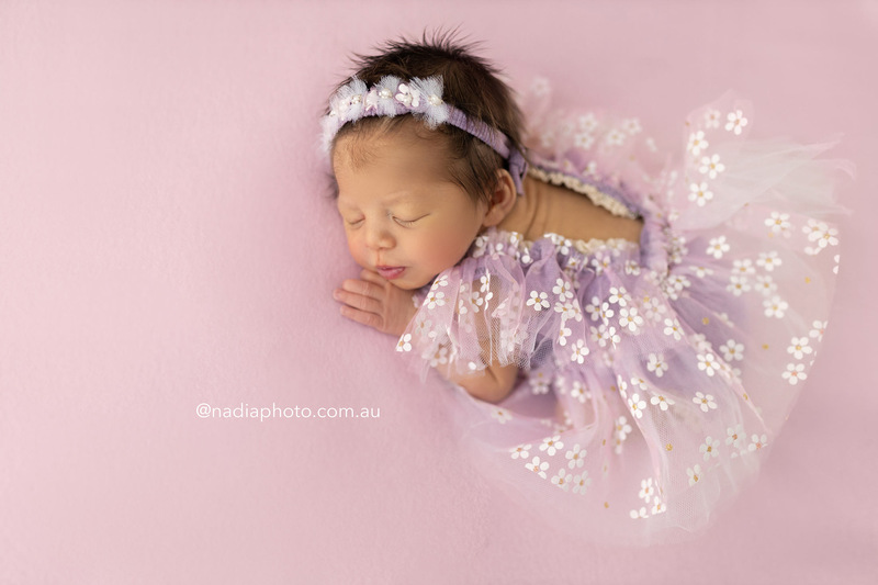 newborn photographer brisbane by Nadia Photo