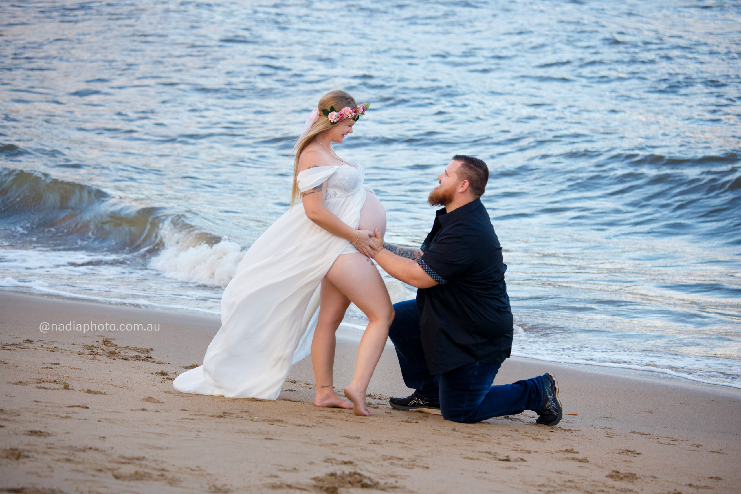 MATERNITY SHOOT IN KANGAROO POINT CAPTAIN BURKE PARK (BRISBANE)