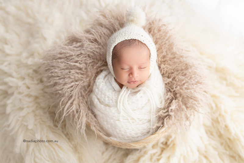 newborn photographer brisbane by Nadia Photo