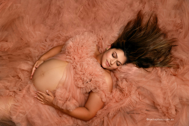 maternity photographer brisbane by Nadia Photo