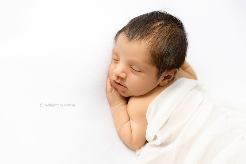 newborn photographer brisbane by Nadia Photo