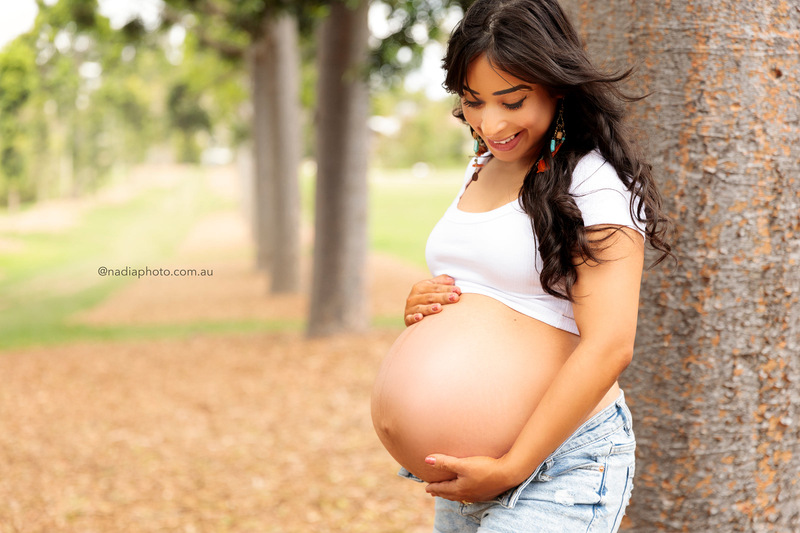 maternity photographer brisbane by Nadia Photo