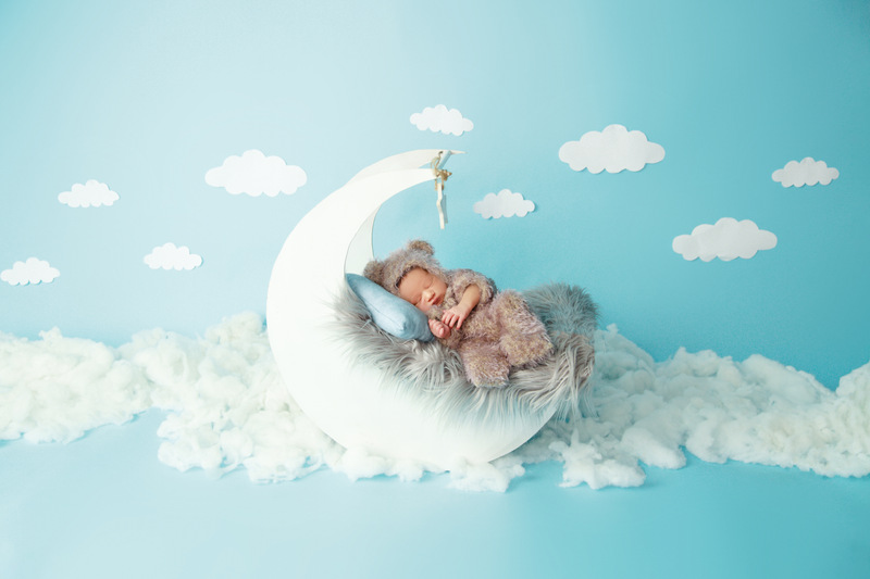 newborn photographer brisbane by Nadia Photo