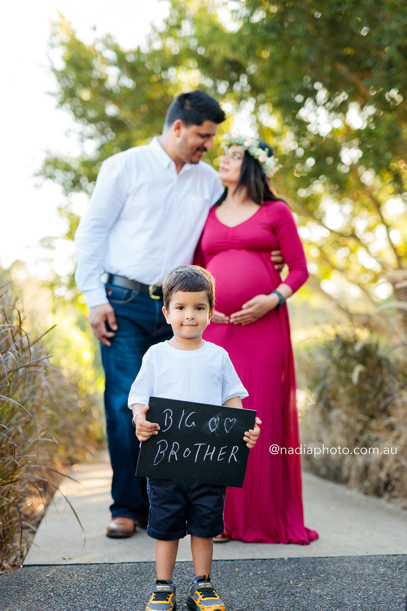 maternity photographer brisbane by Nadia Photo