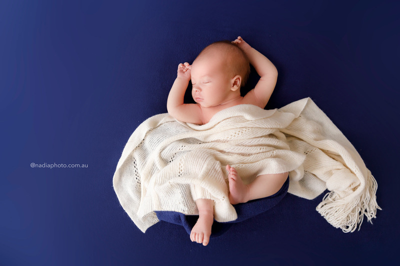 newborn photographer brisbane by Nadia Photo