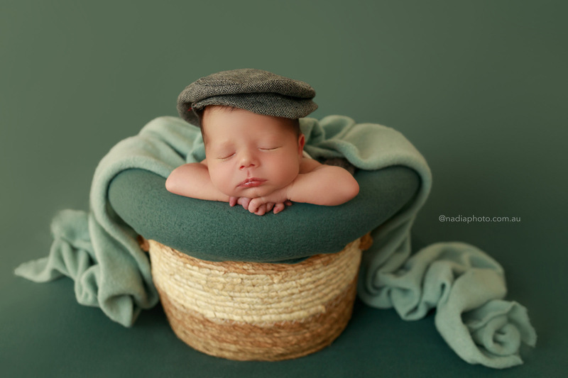 newborn photographer brisbane by Nadia Photo