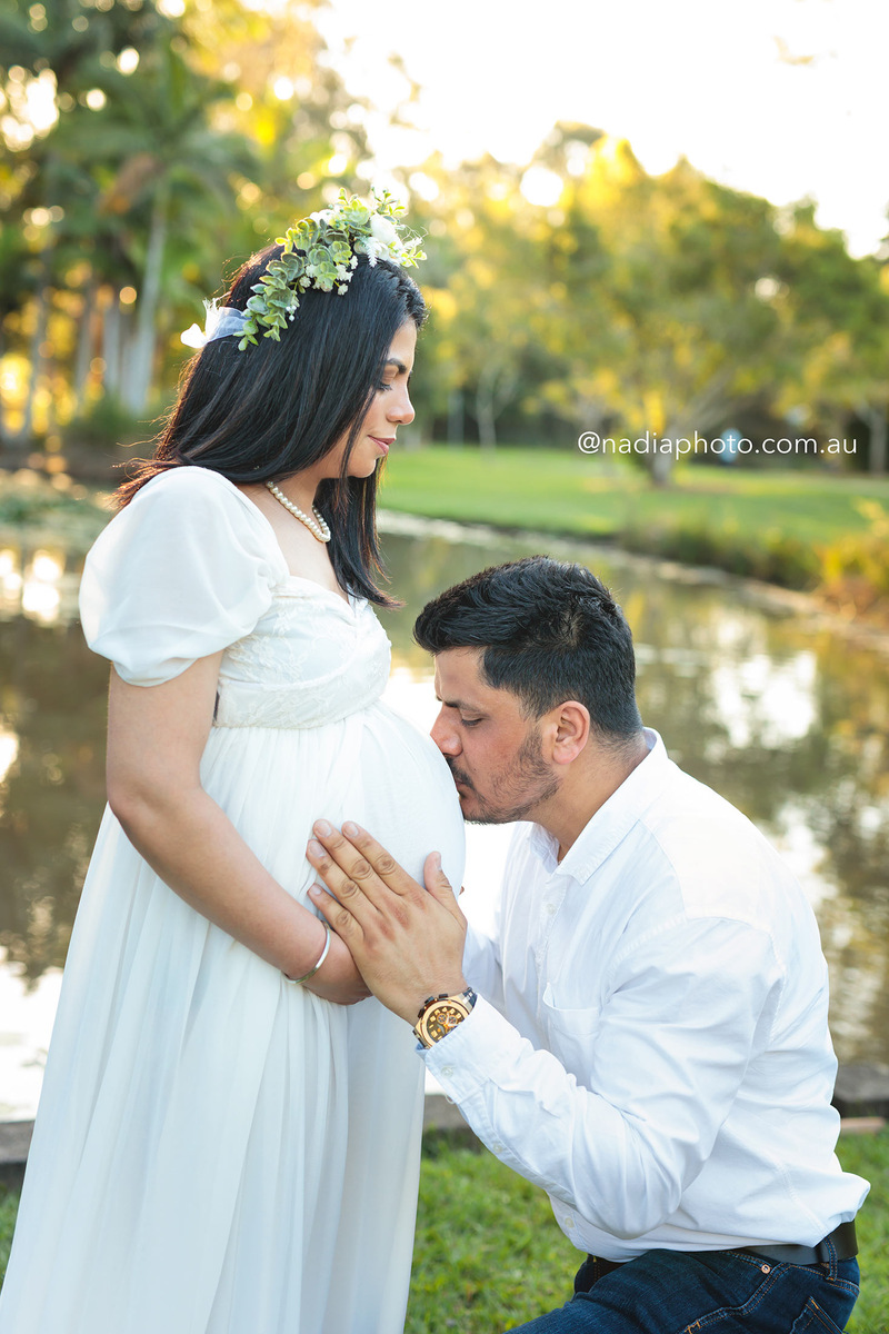 maternity photographer brisbane by Nadia Photo