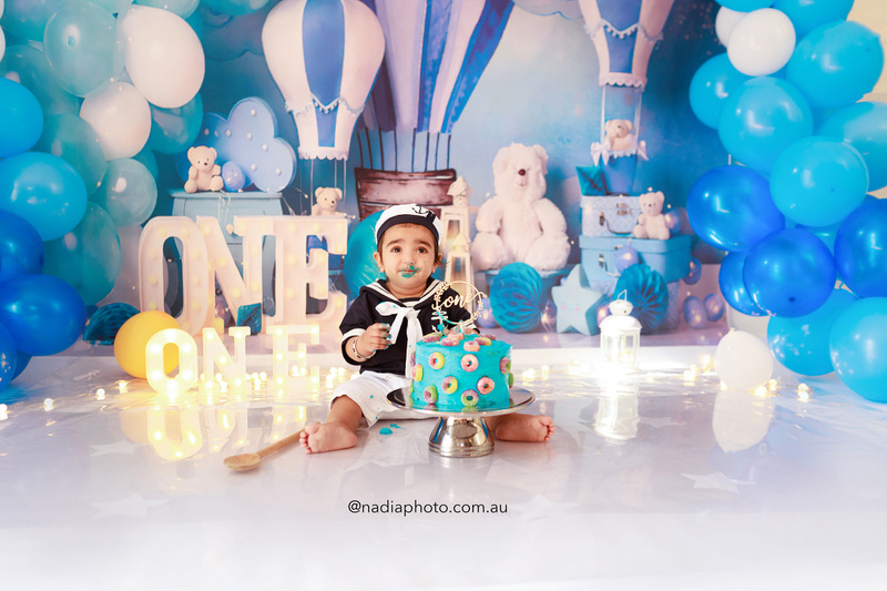 cakesmash photography, cakesmash photoshoot by Nadia Photo