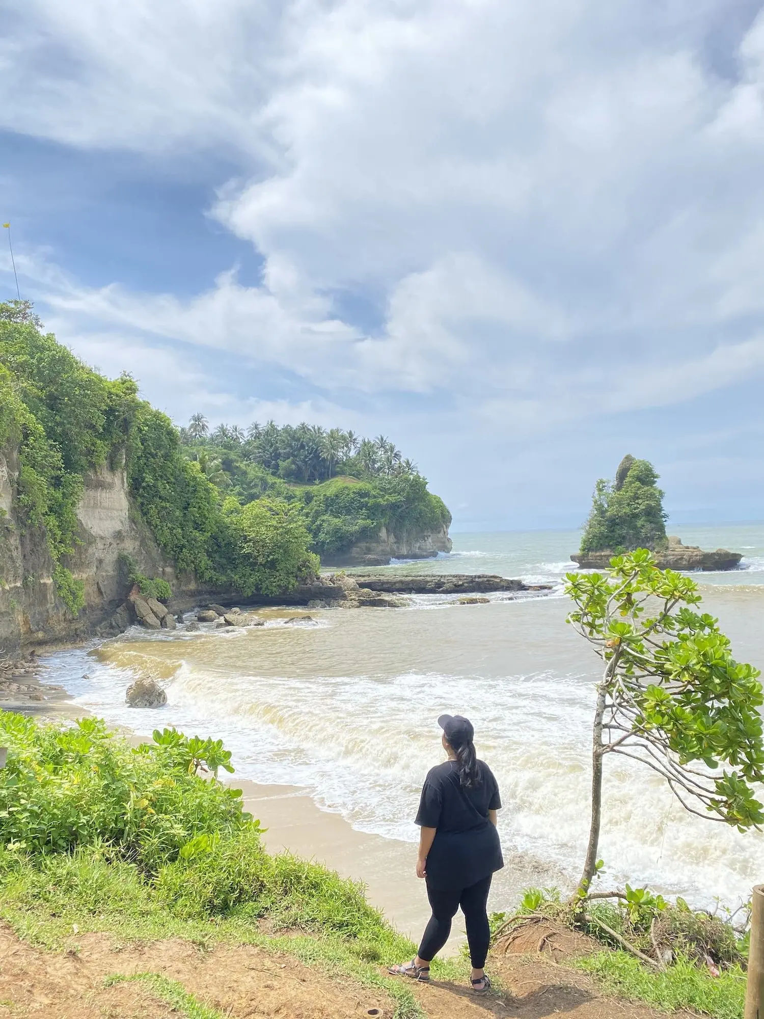 Open trip Open Trip Ujung Genteng – Hidden Paradise di Sukabumi Selatan untuk paket wisata domestik hemat dan perjalanan rombongan San Trip