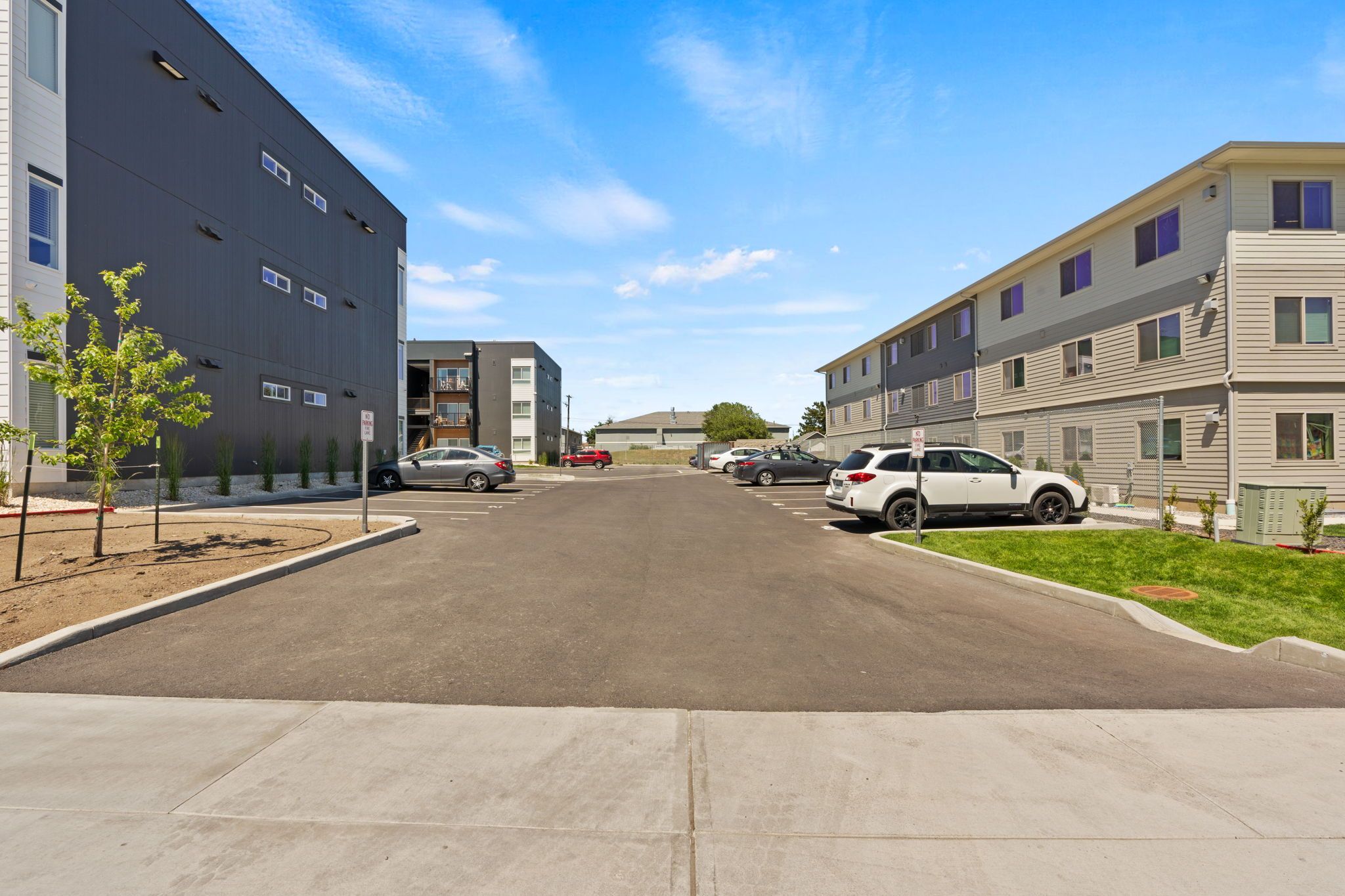 Exterior View 14