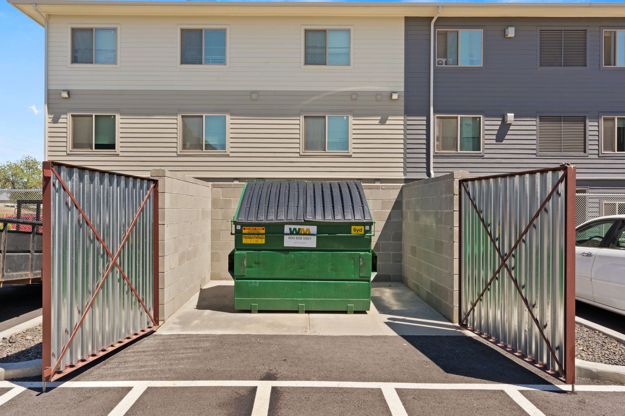 Exterior View 15