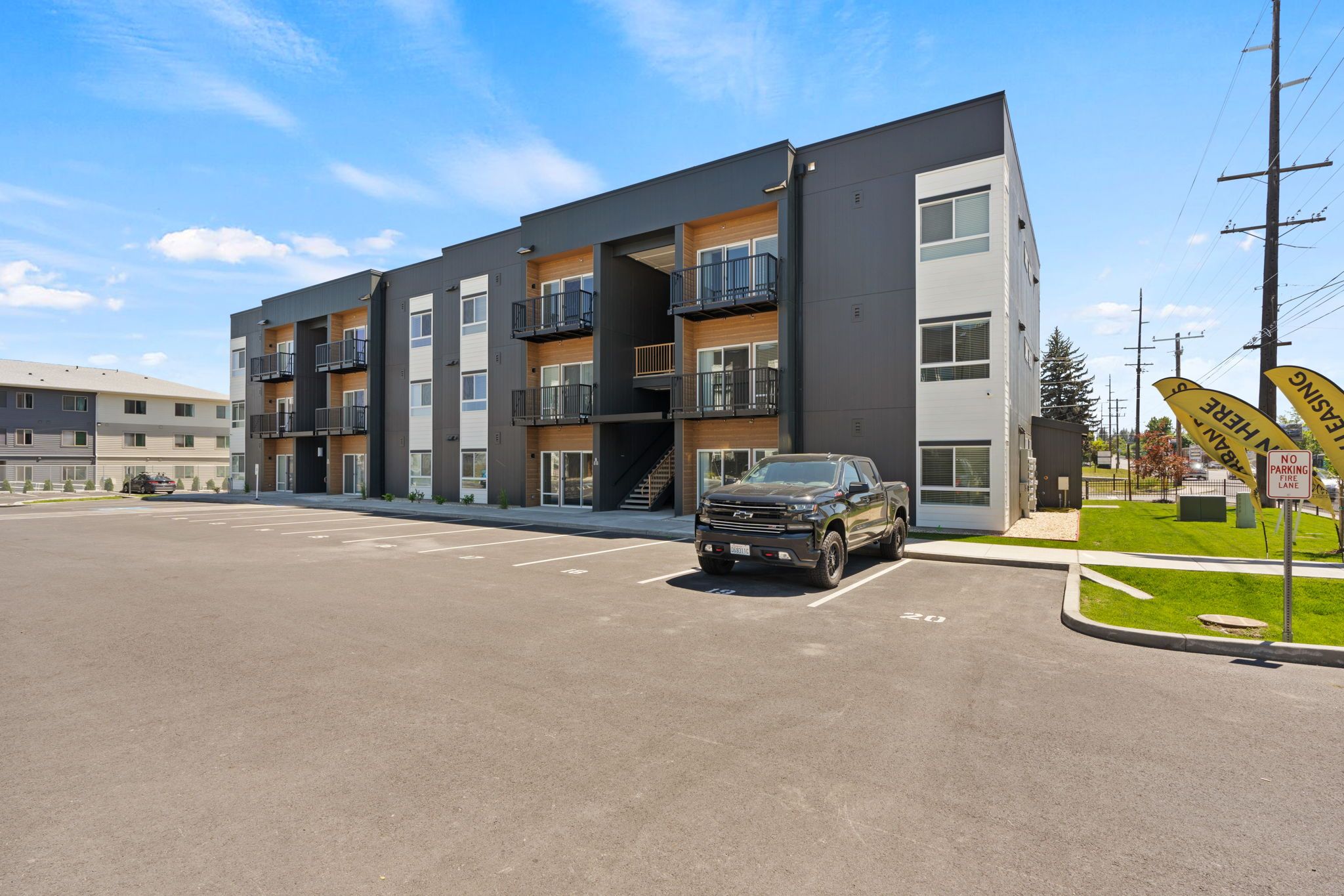 Exterior View 6