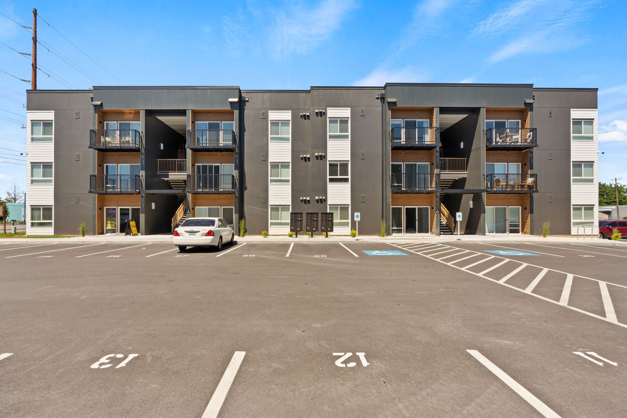 Exterior View 7