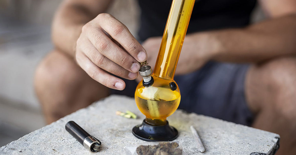 How to Clean a Bong: The Ultimate Guide