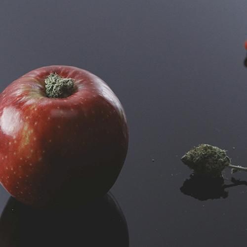 How to Make an Apple Bong