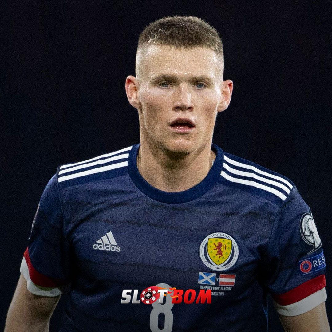 Scott McTominay sukses meraih gelar Pemain Terbaik Serie A 2024/2025