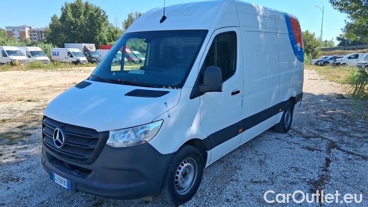 Mercedes-Benz Sprinter 311 CDI F37/33 t.alto p.m
