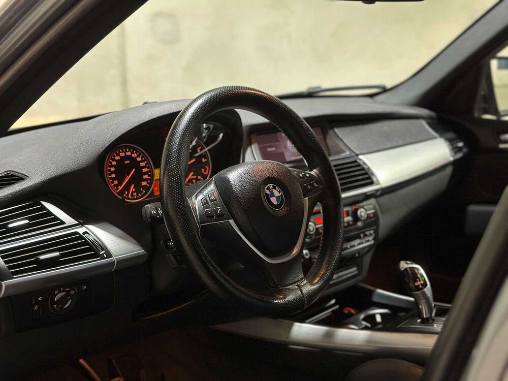 BMW X5 xDrive48i