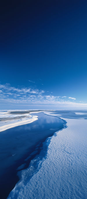 Arctic Frozen Seascape - Download HD iPhone Lock Screen Wallpaper