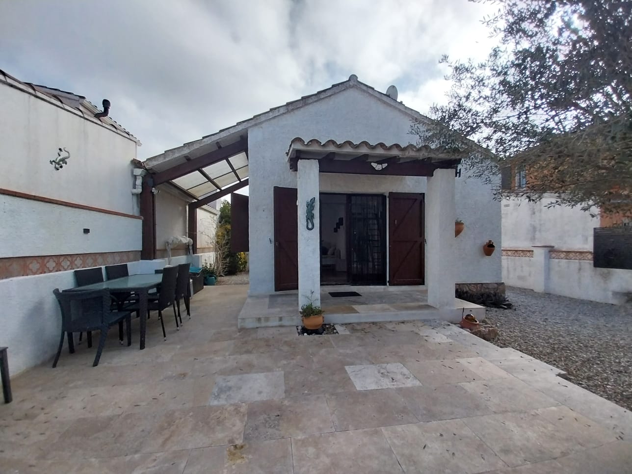 chalet Escala, L
