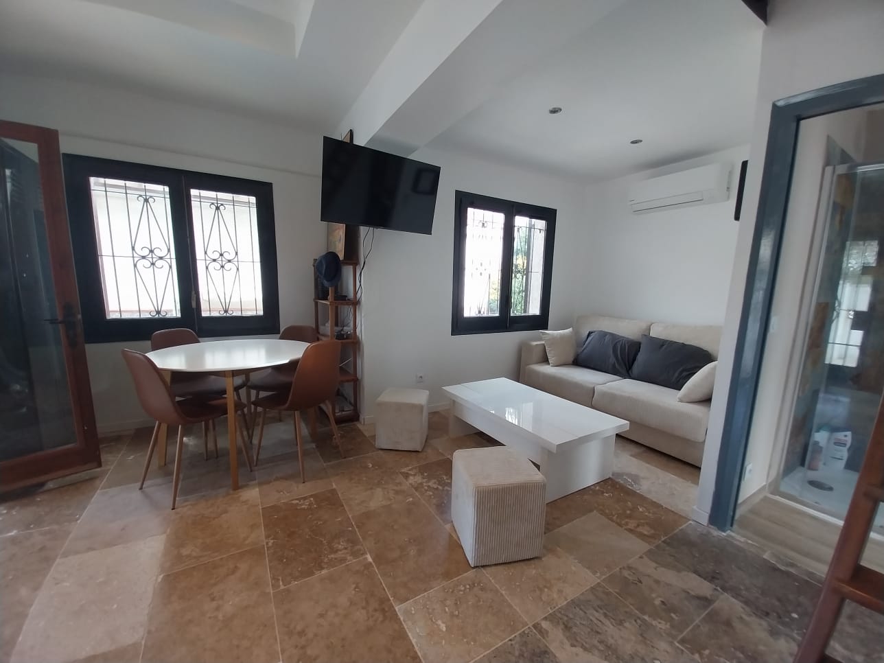 chalet Escala, L