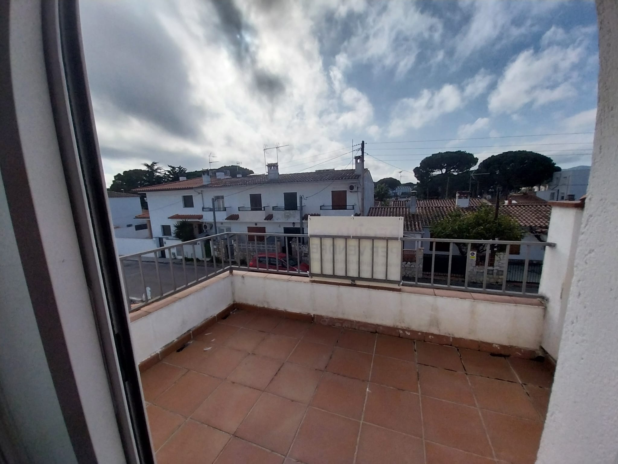 terraced Escala, L