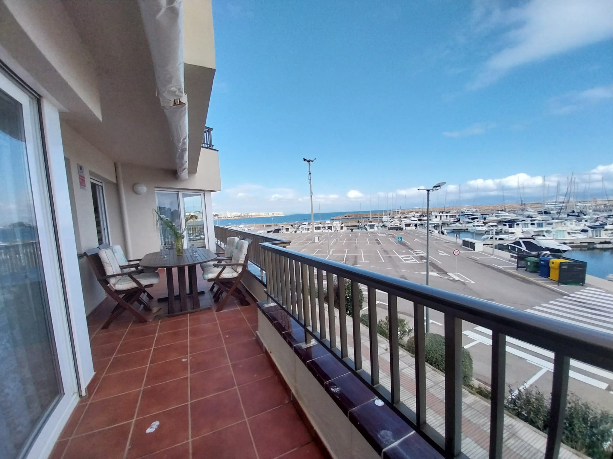 apartment Escala, L