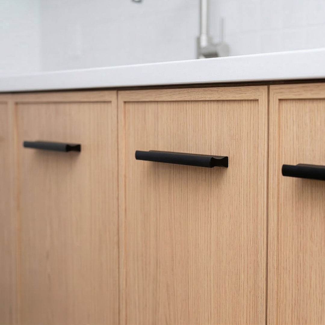 FEST FE13 - Aluminiowy uchwyt meblowy przykręcany do mebli + wkręty - miniatura 10