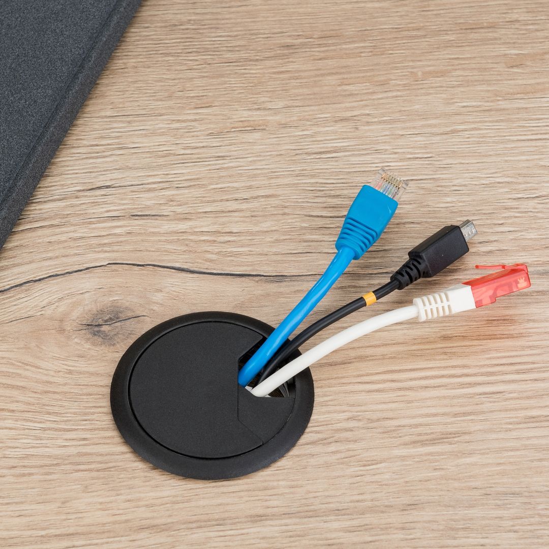 Plastikowy przepust kablowy FI 60 mm do mebli – przelotka na kable do biurka i blatu - miniatura 3