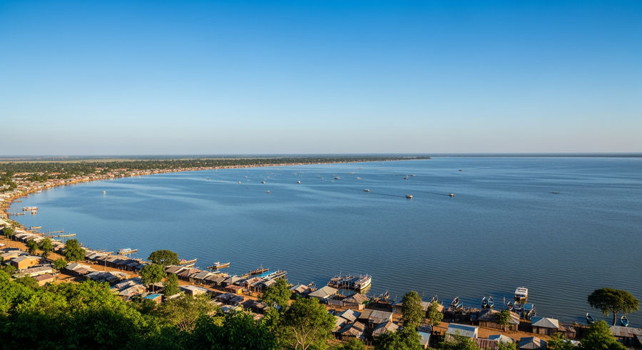 Wide shot of Lake Victoria with surrounding communities