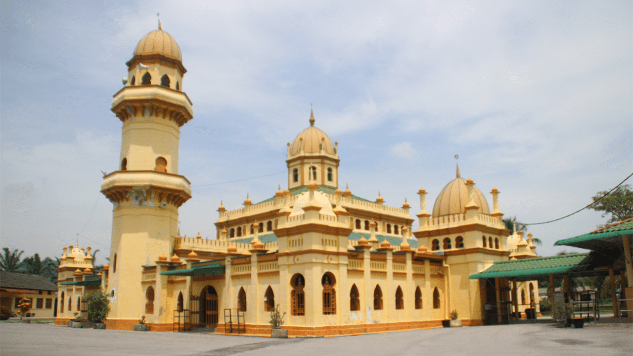 Sultan Alaeddin Royal Mosque - Tourism Selangor