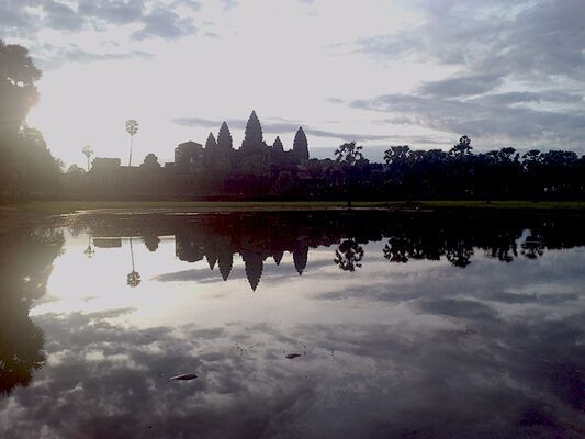 SIEM REAP AND A GLIMPSE OF PHNOM PENH - A CAMBODIAN ODYSSEY SIEM REAP AND A GLIMPSE OF PHNOM PENH - A CAMBODIAN ODYSSEY