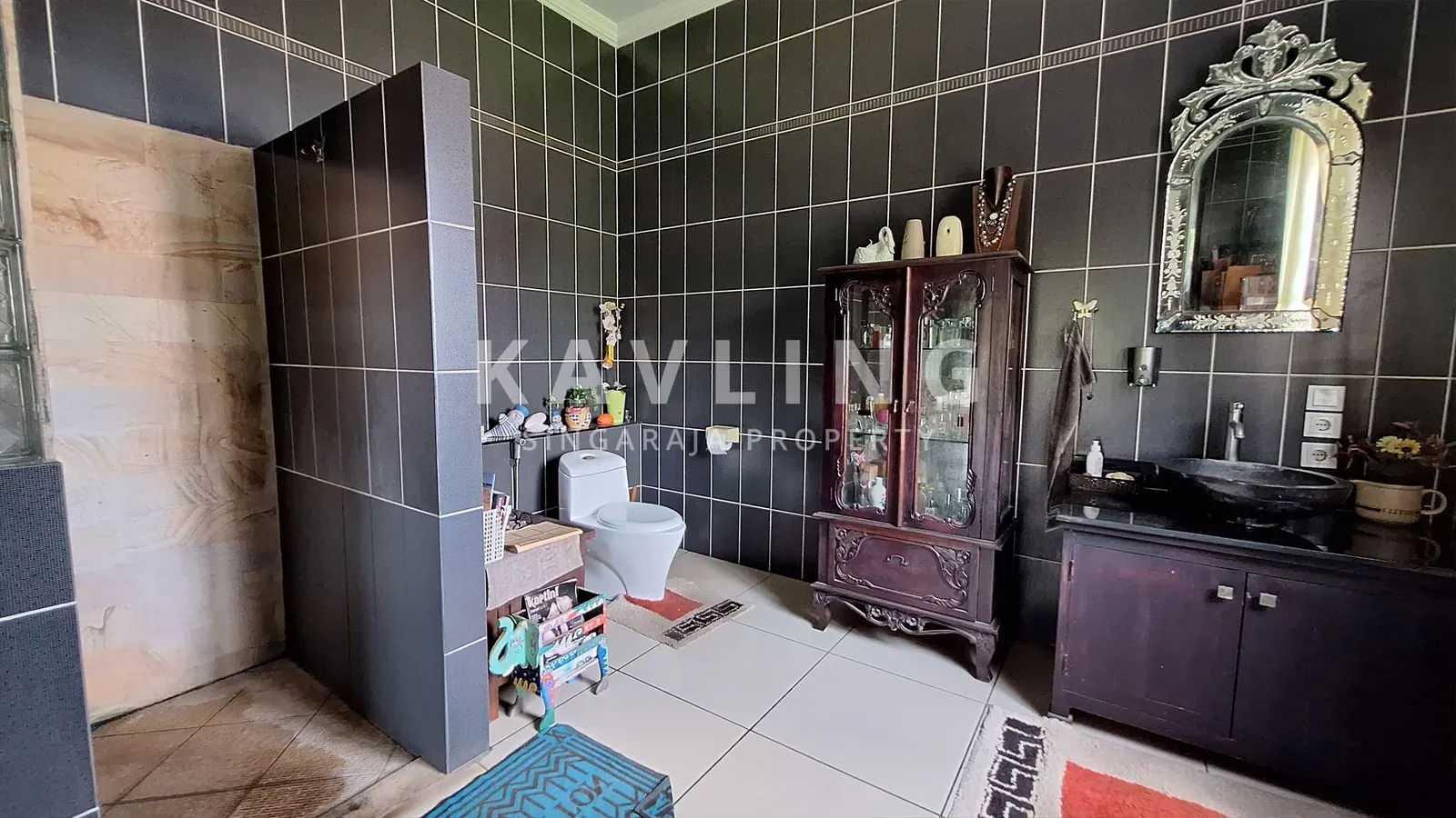 Rumah Villa 3 Lantai Dekat Pantai Lovina - 2
