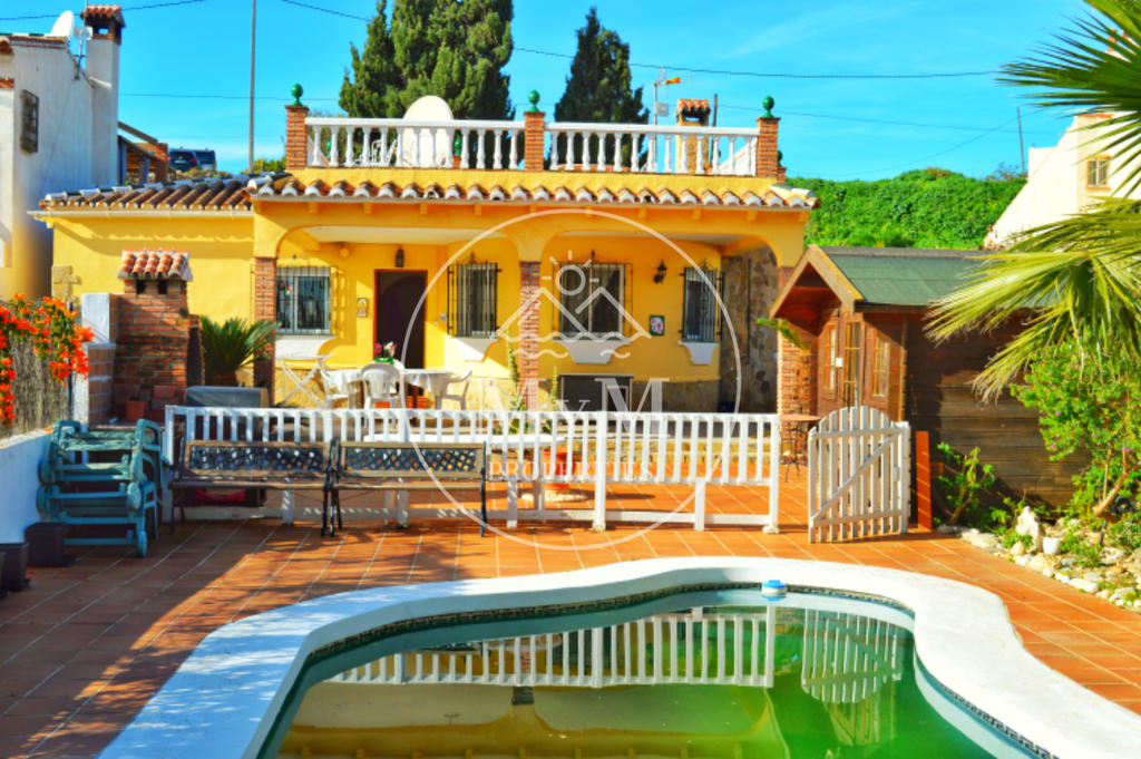 Se alquila chalet independiente en Torrox