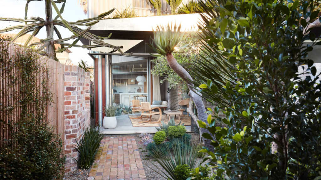 10 Beautiful Spring Gardens
