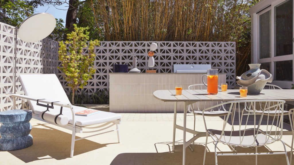 9 Tips to Transform Your Garden Into a Beautiful Alfresco Dining Space