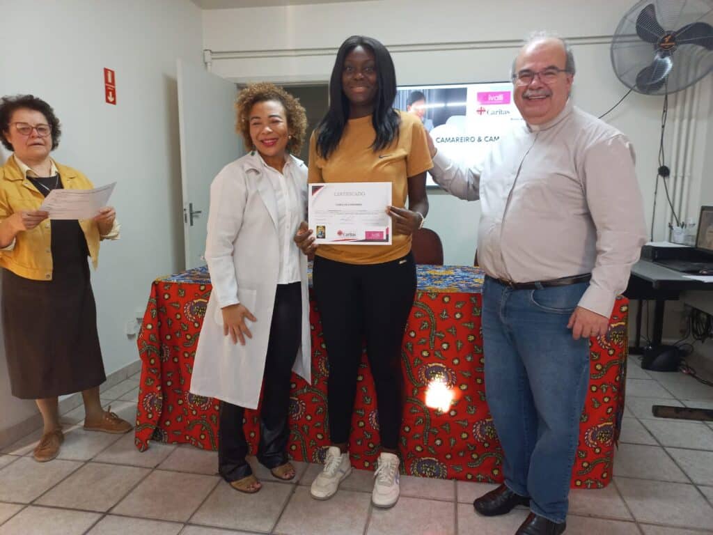 Em parceria com congregação religiosa, Caritas Arquidiocesana oferece capacitação profissional para refugiados - Jornal O São Paulo