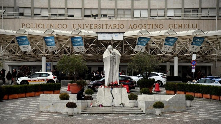 Papa teve ‘uma noite tranquila’, assegura o diretor da Sala de Imprensa da Santa Sé - Jornal O São Paulo