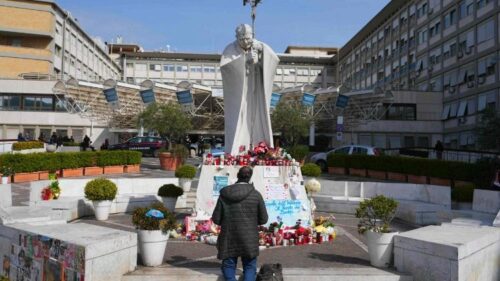 Papa tem a intenção de saudar os fiéis na hora do Angelus dominical - Jornal O São Paulo