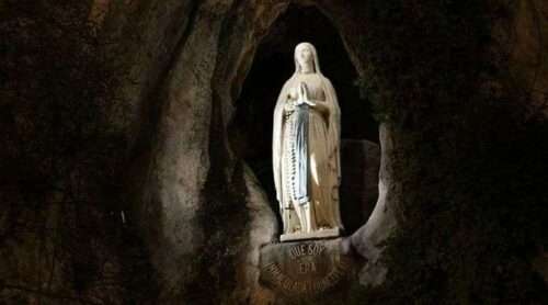 VirgenLourdes Danielbanez