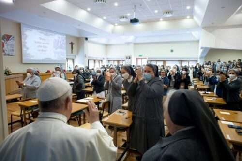 Irmas e papa credito Vatican Media