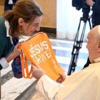 Papa com Congre Mission