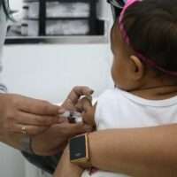 Vacinação infantil_Rovena Rosa