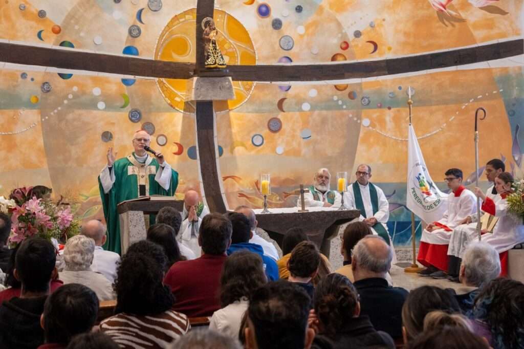 Dom Odilo preside missa pelos 50 anos da Paróquia Nossa Senhora Aparecida dos Ferroviários
