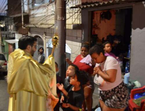 Cerco Eucarístico difunde a fé e a esperança na Paróquia Santa Ângela e São Serapião